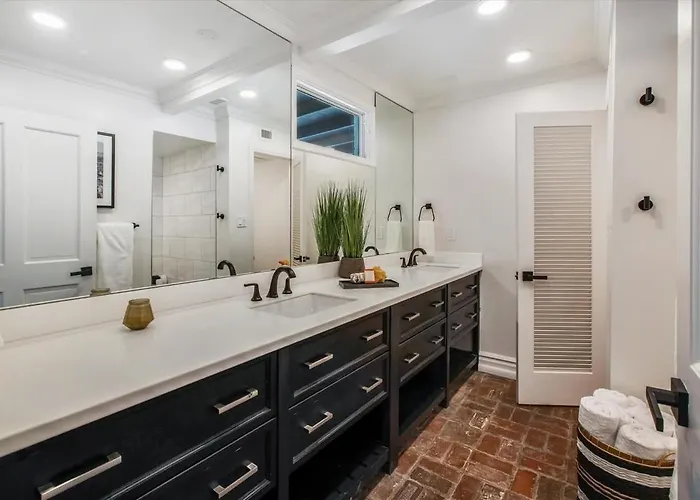 Holiday home Luxe Desert Compound Private Heated Pool