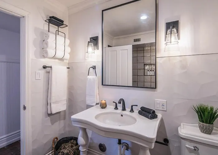 Holiday home Luxe Desert Compound Private Heated Pool *