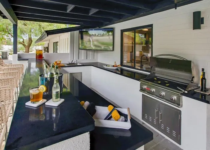Holiday home Luxe Desert Compound Private Heated Pool