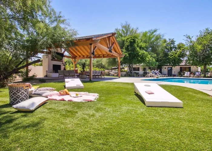 Holiday home Luxe Desert Compound Private Heated Pool